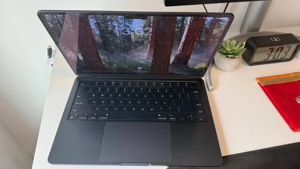 Apple MacBook Air M2 (2022) – 16GB RAM / 256GB SSD - photo 2