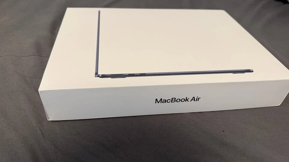 Apple MacBook Air M2 (2022) – 16GB RAM / 256GB SSD - photo 4