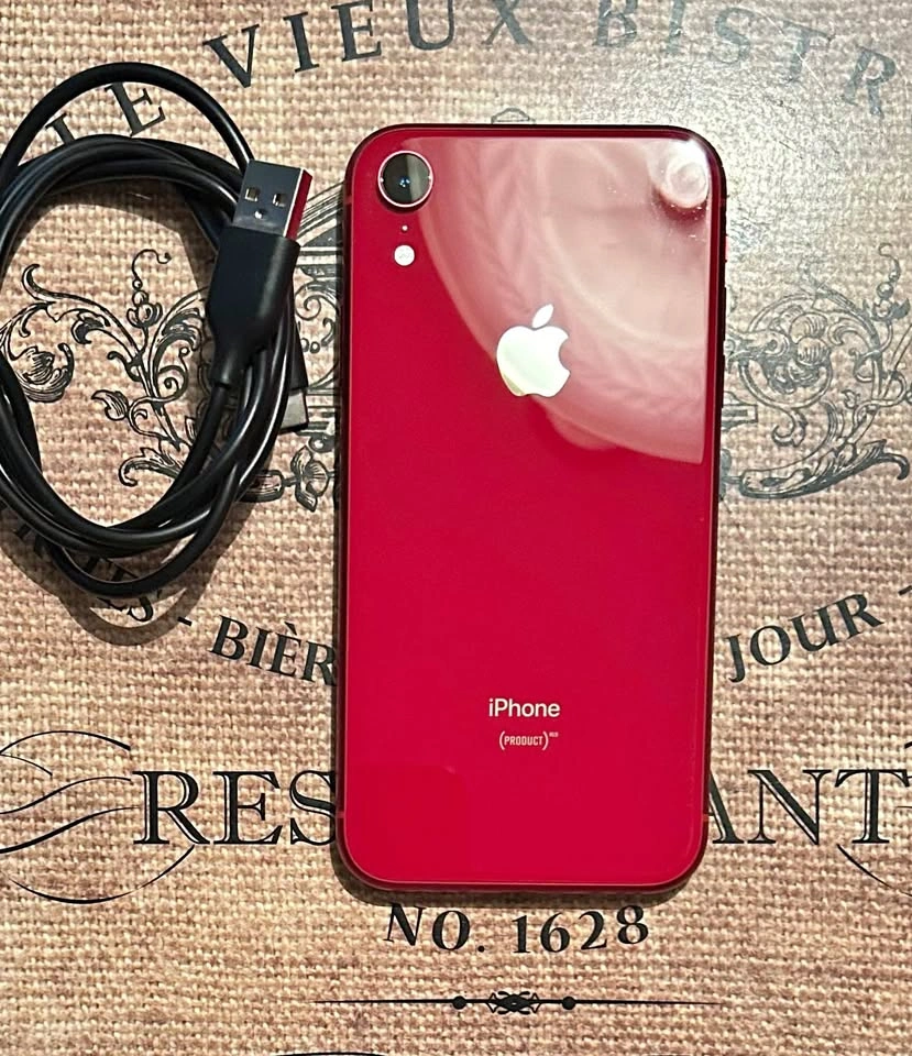 (100%) iPhone XR 64GB-Excellent Con+ Accessories