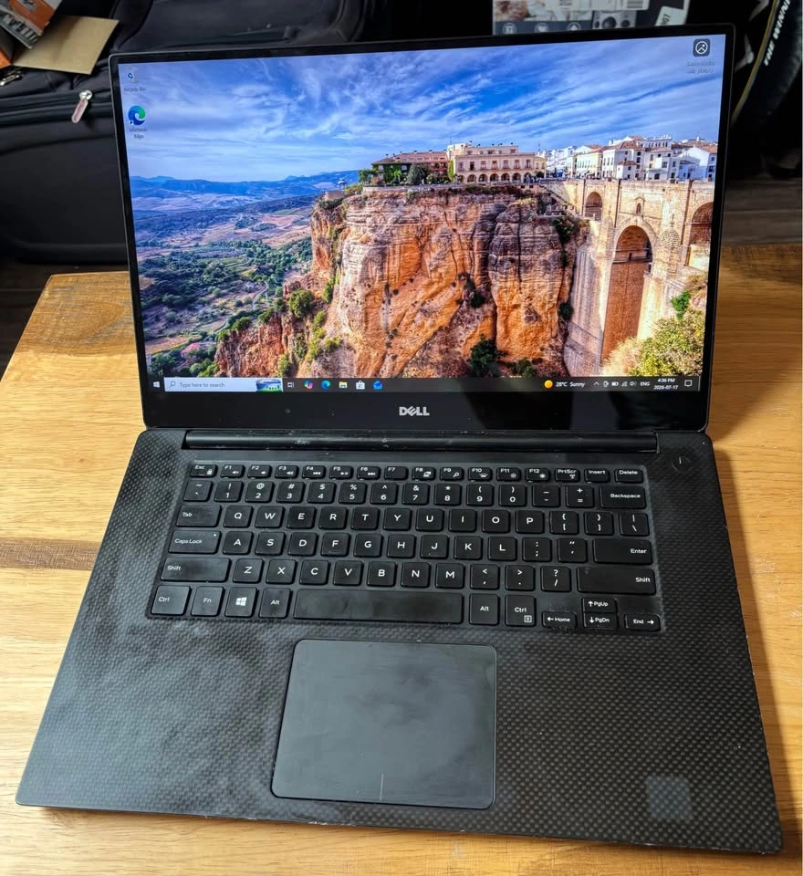 Dell XPS 15 9550 Laptop (Read description) - photo 2