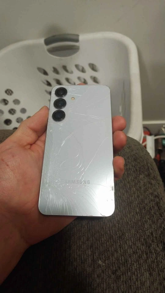 Samsung Galaxy s25 parts - photo 2