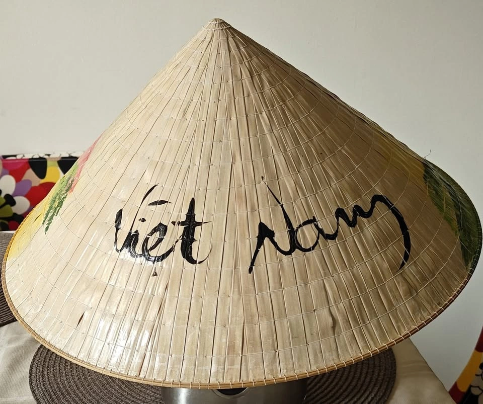 Genuine Painted Vietnamese Straw Conical Hat - photo 4