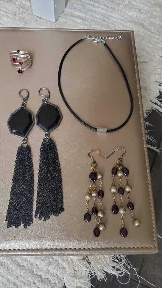 Jewelry (bracelets, necklaces, earrings, ring) - photo 4