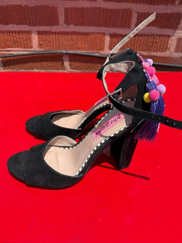 Betsey Johnson Heels - photo 3