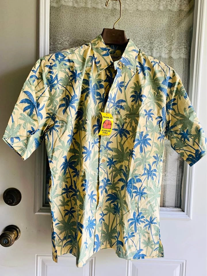 Hawaii summer shirt by Cooke Street, size M, brand new