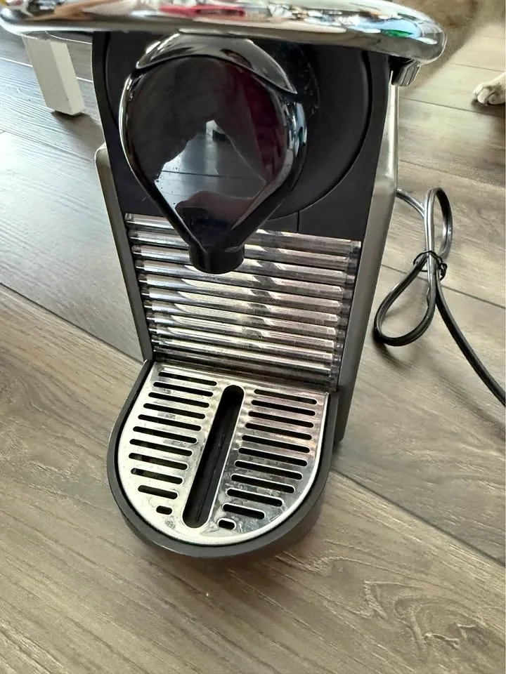 Nespresso Pixie Espresso Machine