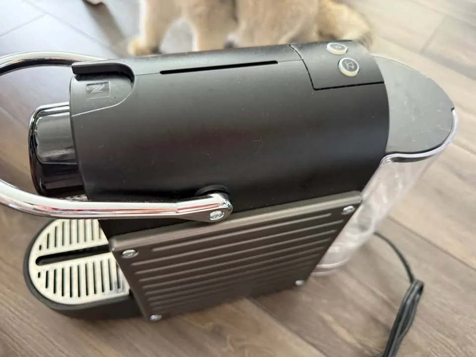 Nespresso Pixie Espresso Machine - photo 2