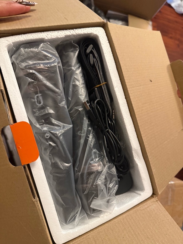 JYX-69BT Karaoke Machine with Two Wireless Microphones - photo 3
