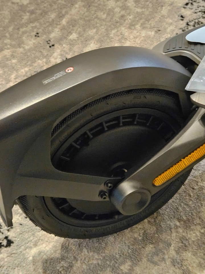 Segway Ninebot F3 - photo 2