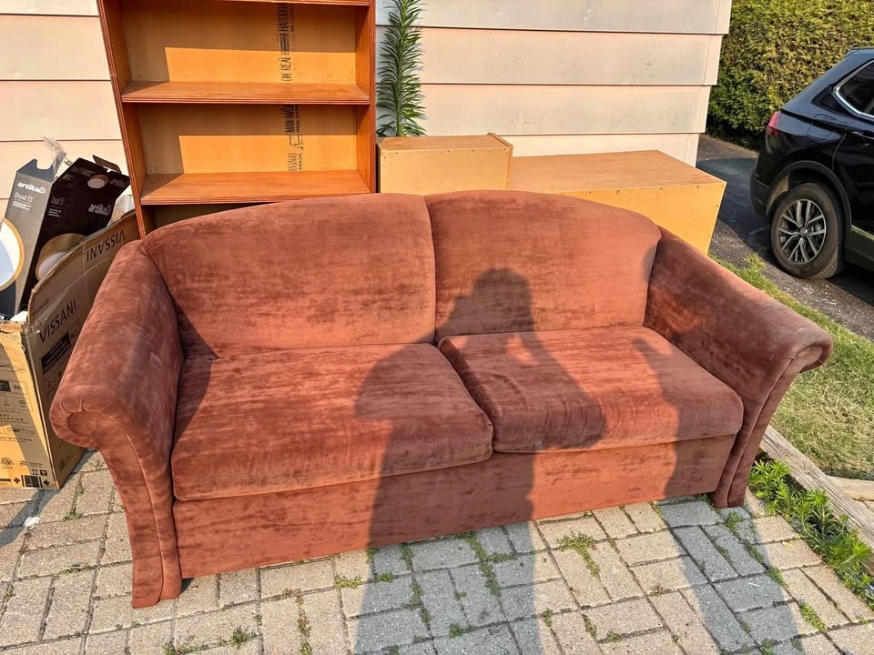 Pull-out Couch