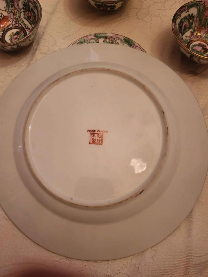 Vintage Rose Medallion Porcelain Set - 9 Pieces (Made in Macau) - photo 3