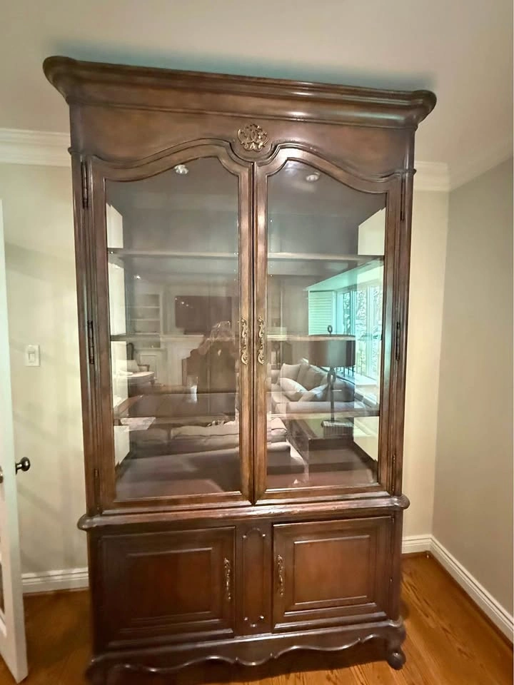 Traditional Wood China Cabinet with Glass Display