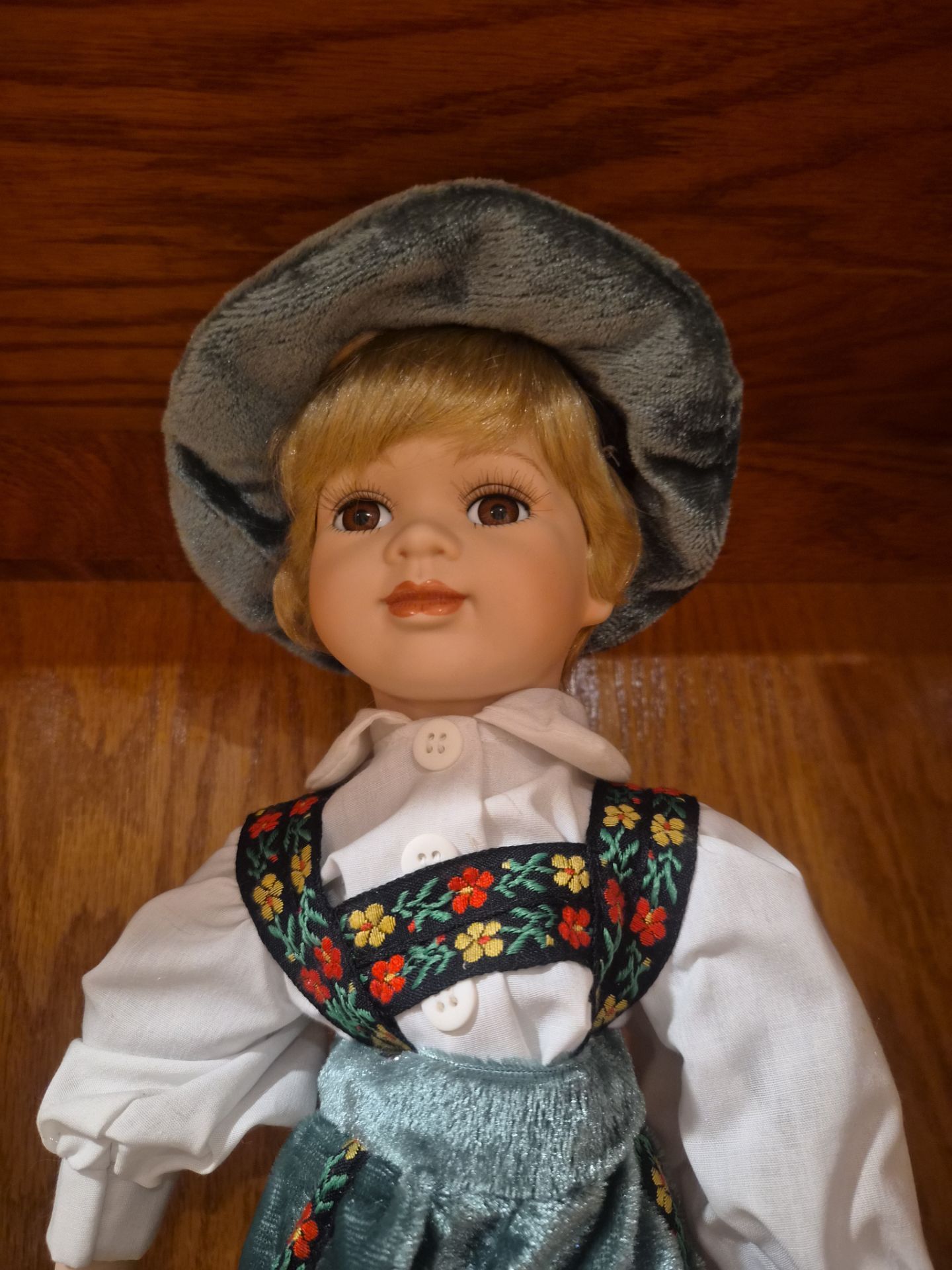 PORCELAIN SEYMOUR MANN HANSEL AND GRETEL DOLLS - photo 2