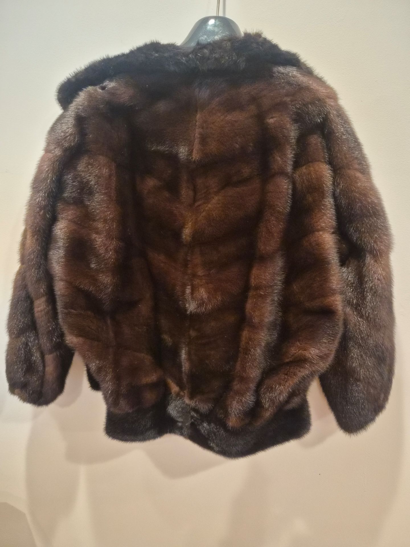 BEAUTIFUL LIKE NEW GENUINE MINK JACKET