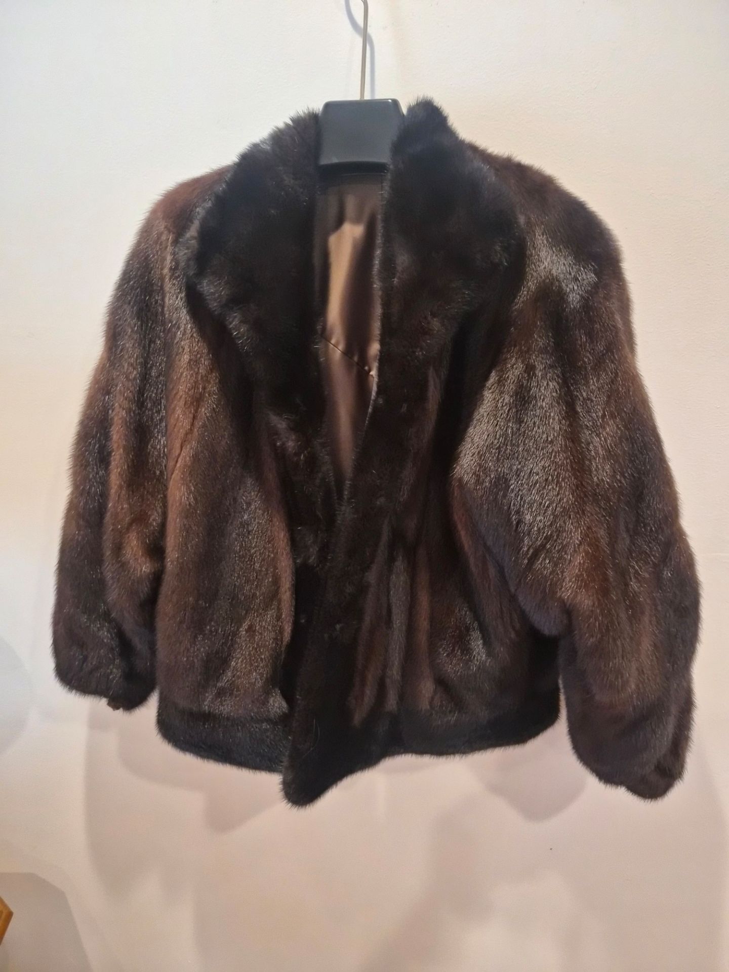BEAUTIFUL LIKE NEW GENUINE MINK JACKET - photo 2