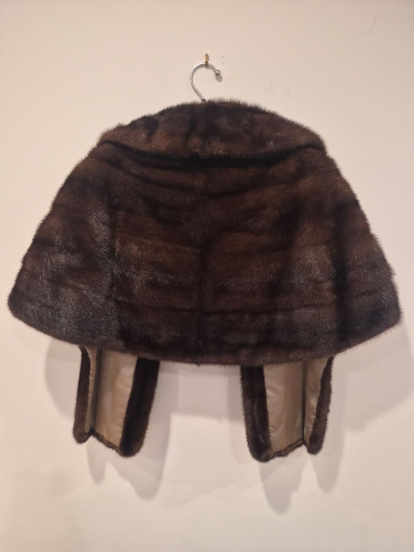 BEAUTIFUL GENUINE MINK STOLE