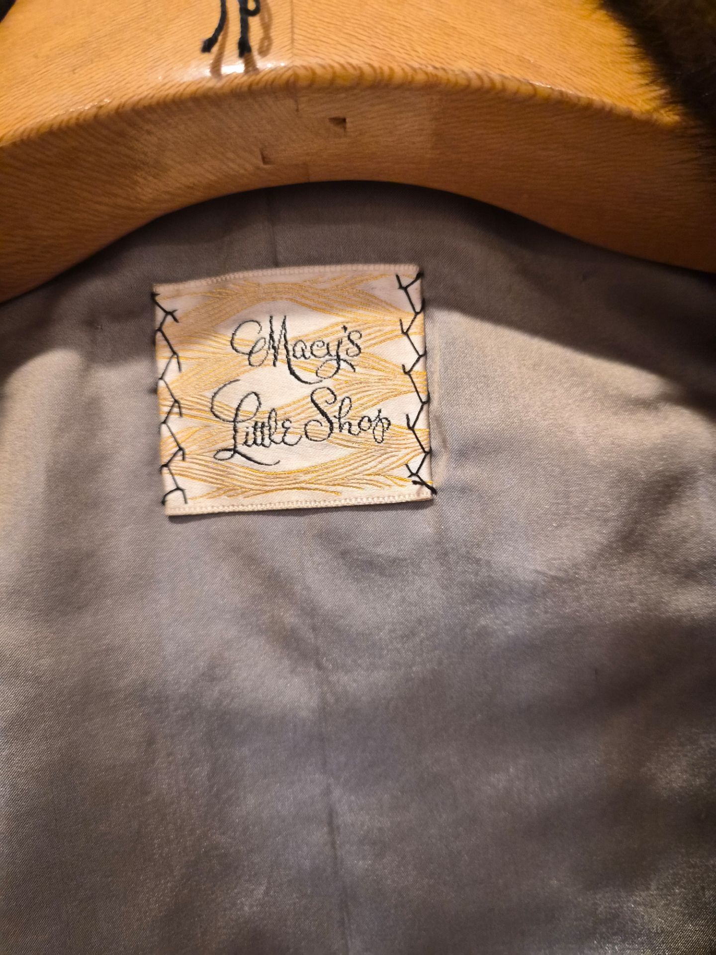 BEAUTIFUL GENUINE MINK STOLE - photo 2
