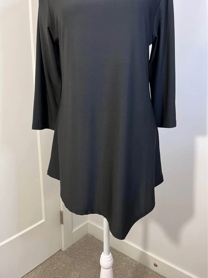 CREATION Asymmetrical Long Black Top - photo 3
