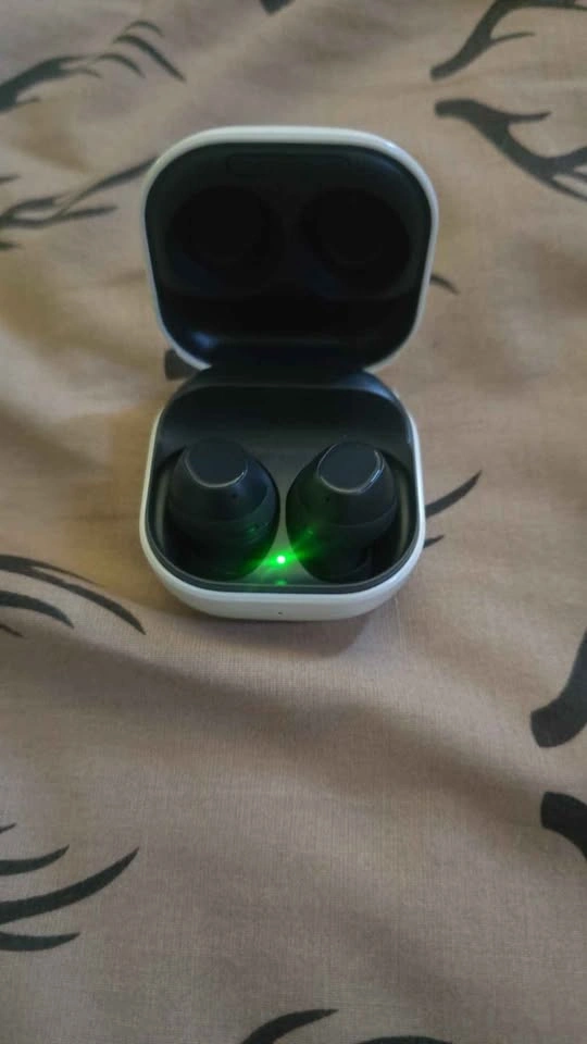 Brand new Samsung galaxy buds FE