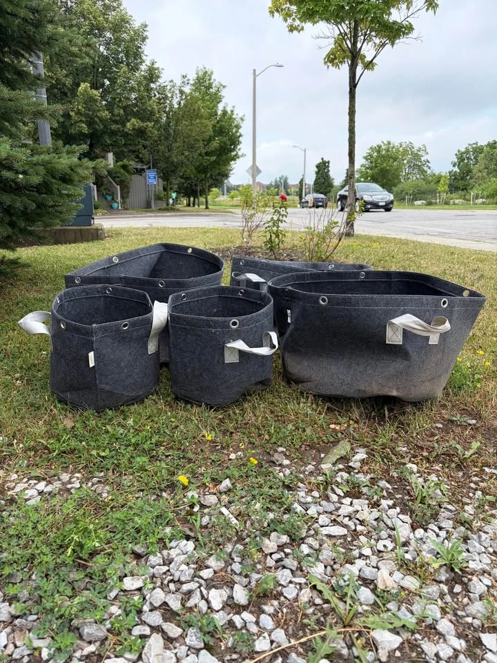 Gardening bags - Three 15 Gallon and two 5 Gallon - photo 2