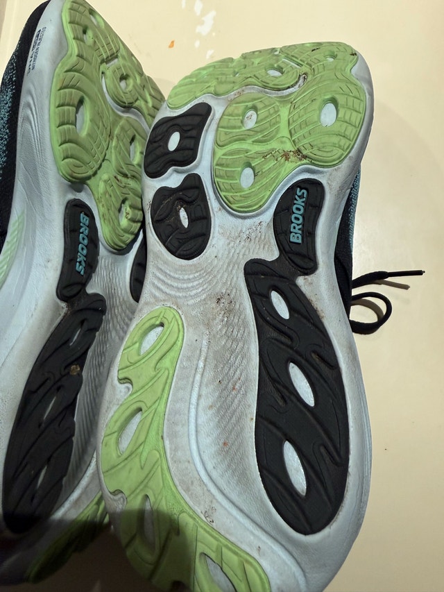 Brooks Adrenaline GTS 25- Men’s size 10 - photo 4
