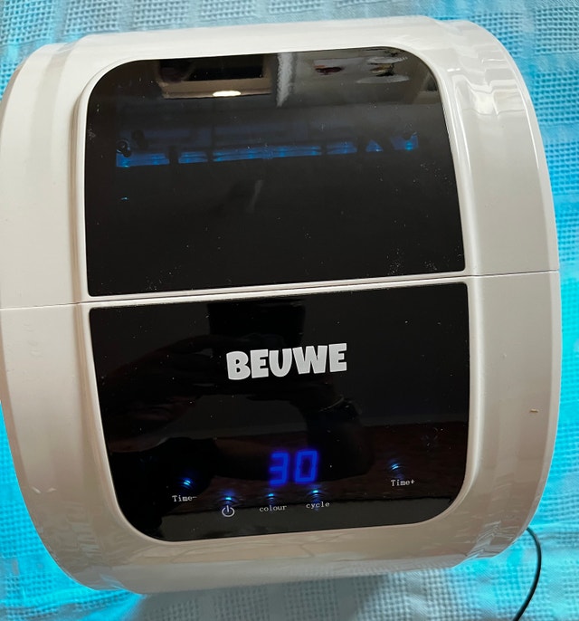 Beuwe LED Light Therapy Device - photo 4