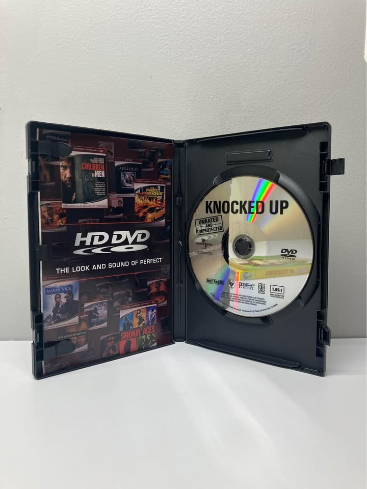 Knocked Up Unrated DVD With Extras - photo 3