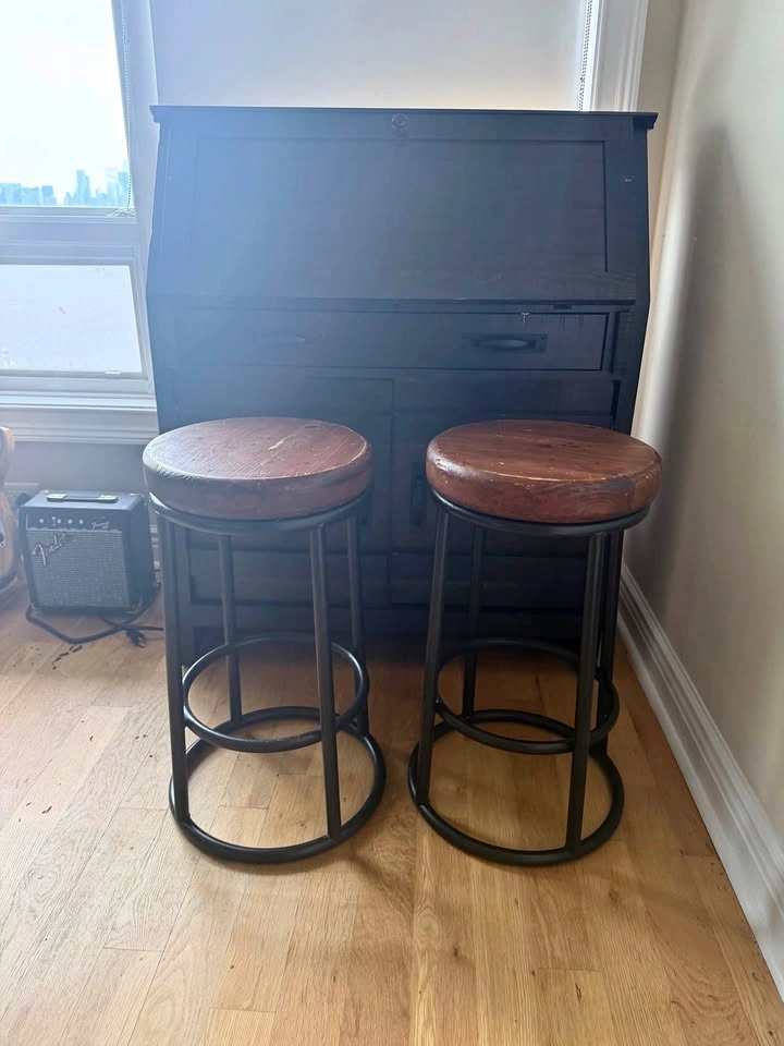 Raymour and Flanagan desk and stools