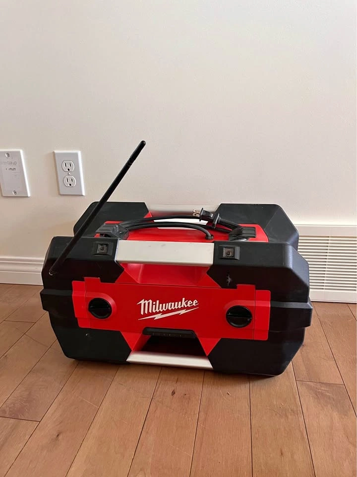Milwaukee Job Site Radio