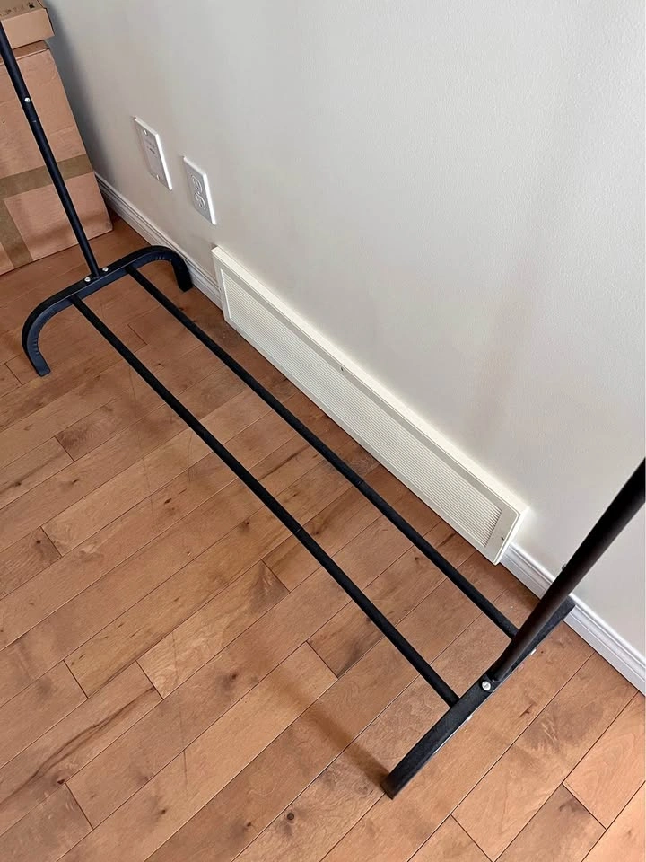 Freestanding Garment Rack