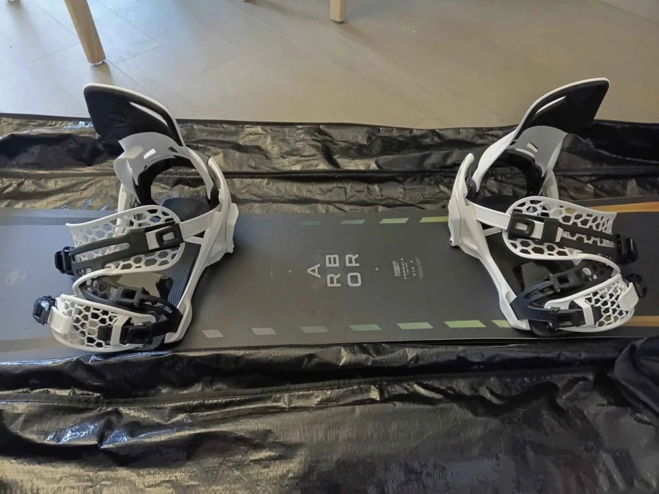 Like New - Snowboard Set (Arbor Formula + Nidecker Supermatic + - photo 5