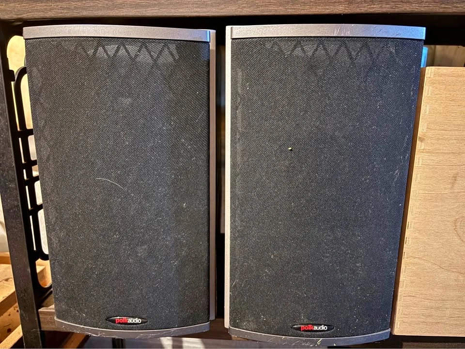 Polk Audio RTi4 2-way bookshelf speaker