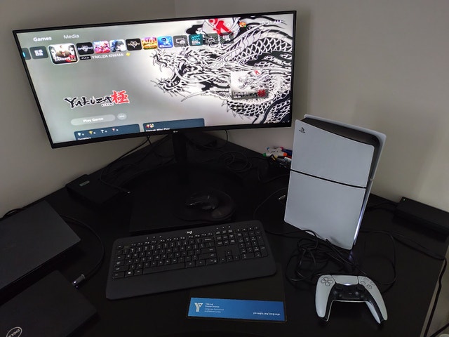 (Delivery) LNIB PlayStation 5 Slim 1TB w/games - photo 2