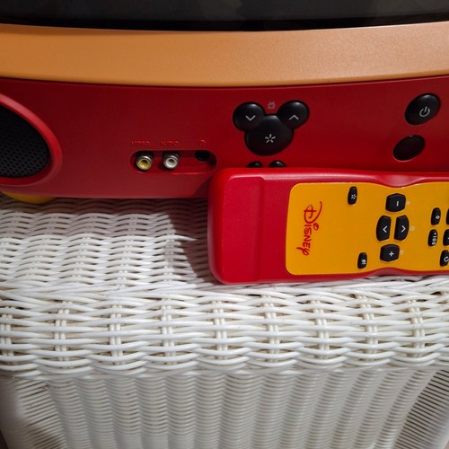 Disney Mickey Mouse 13" CRT TV Red with Ear Speakers W/Remote - photo 5
