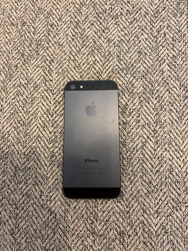 iPhone 5 - photo 2