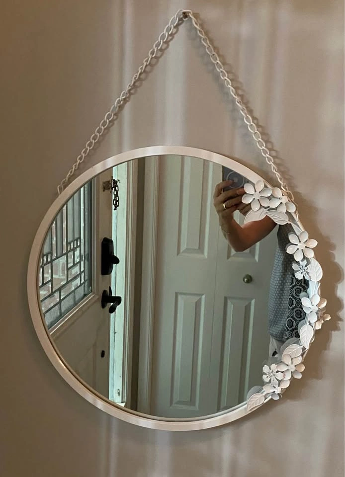Round White Floral Hanging Mirror - photo 2