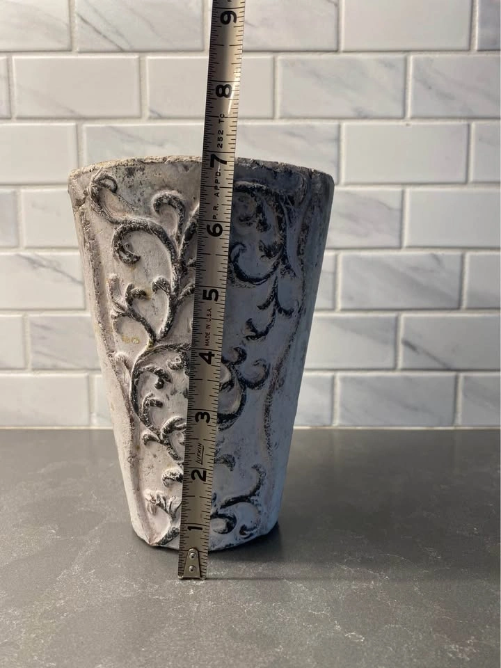 Decorative Scrollwork Planter - photo 3