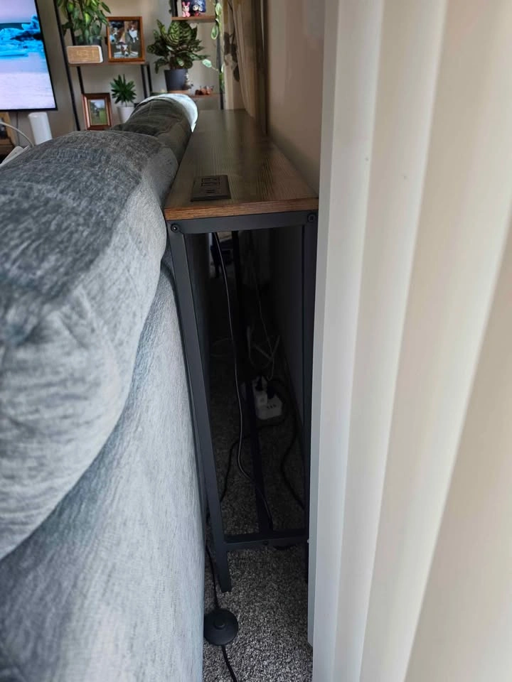 Console table - photo 3