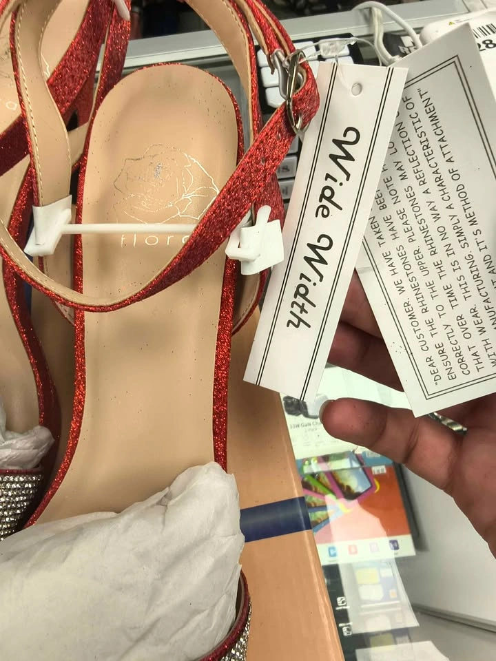 Elegant Red Glitter Wide Width Heels – Size 10 - photo 4