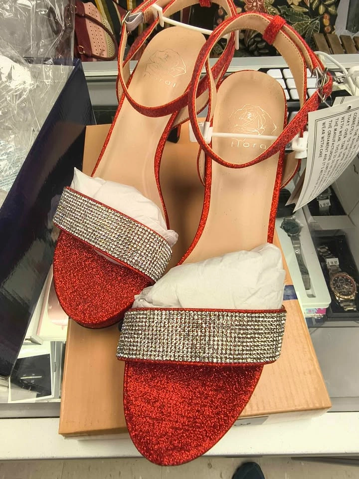 Elegant Red Glitter Wide Width Heels – Size 10 - photo 5