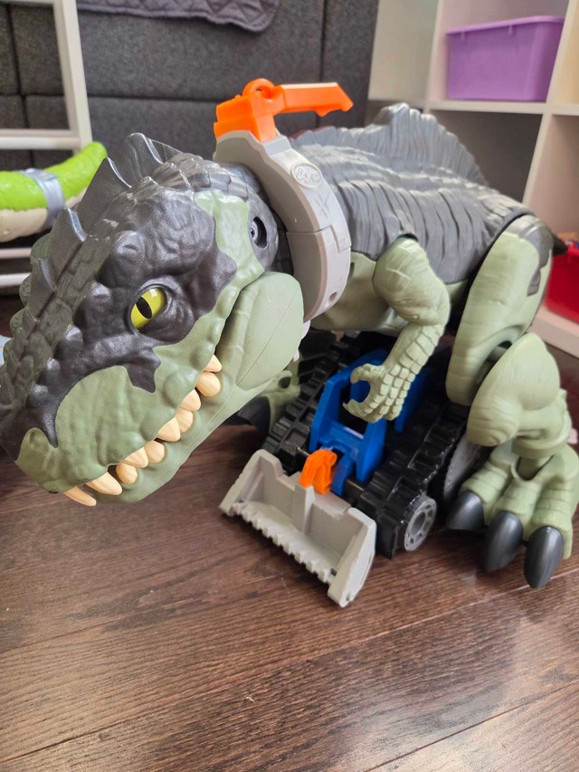 Fisher-Price Imaginext Jurassic World Thrashing Indominus Rex