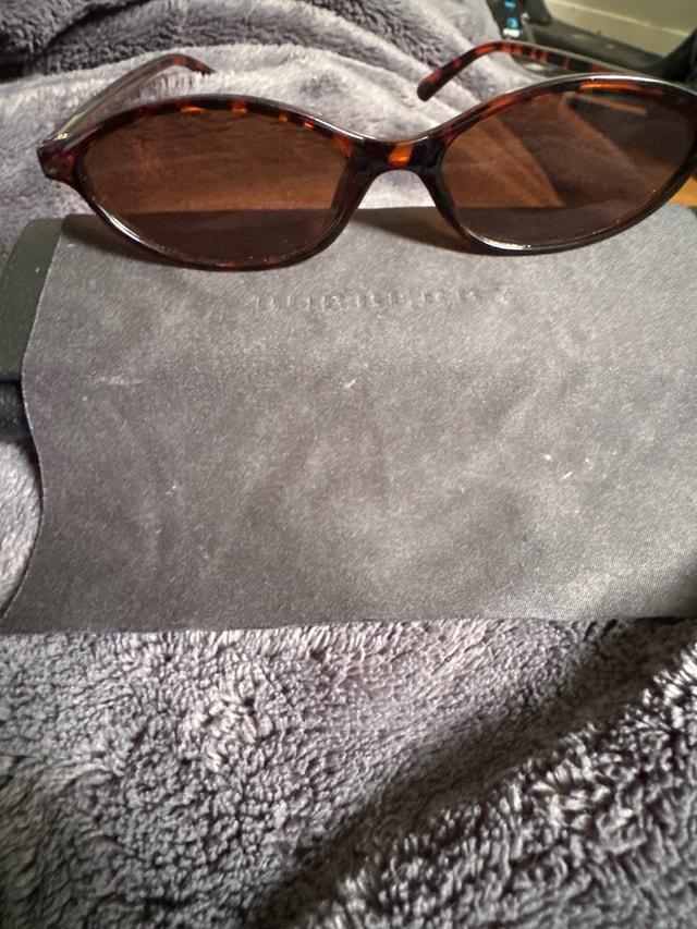 Burberry glasses for woman - photo 3
