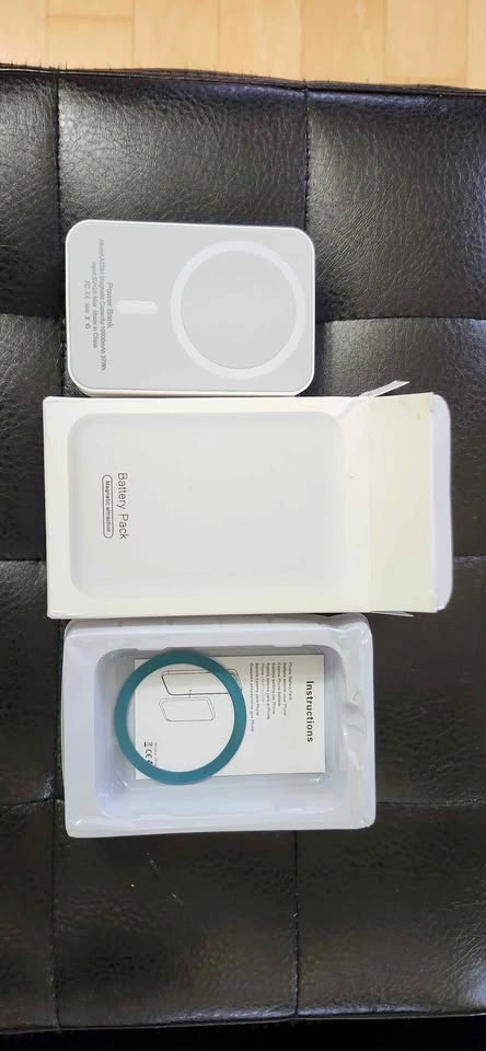 10000mAh Magnetic Wireless Power Bank for iPhones - photo 4