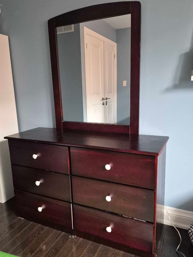 6-Drawer solid wood dresser with mirror
