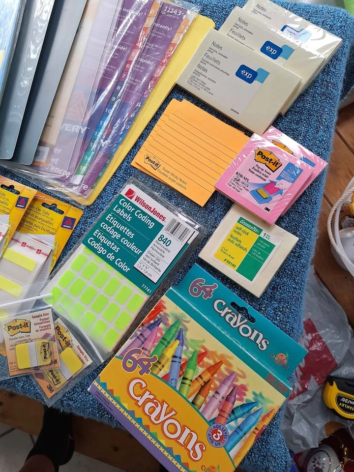 Assorted Office and School Supplies Bundle - photo 5