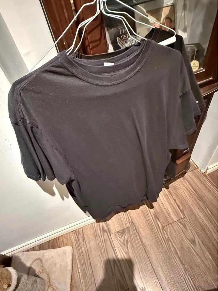 Mens Gilden T shirts black men’s XL