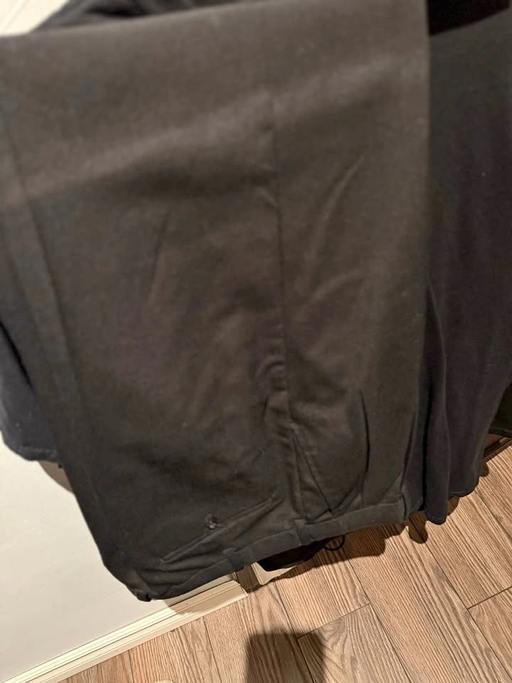 Men’s Dress Pants size 32x32 2 pairs