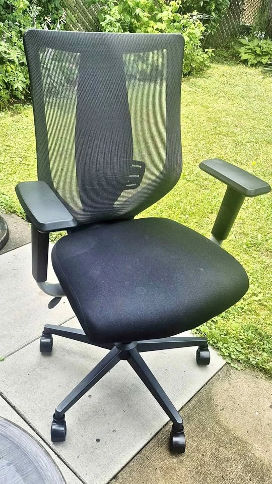 Black Mesh Office Chair