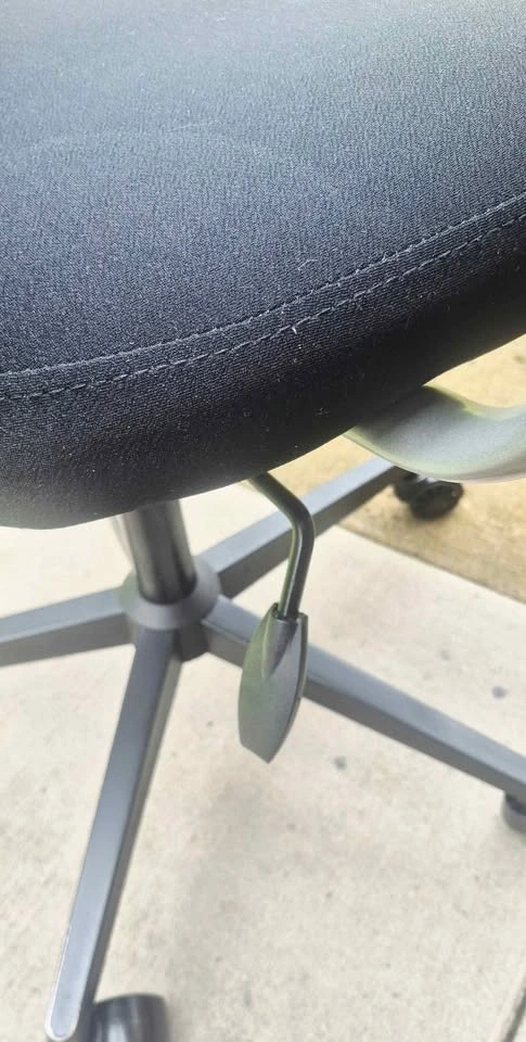 Black Mesh Office Chair - photo 3