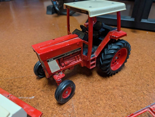 Vintage Ertl / International Harvester Die-Cast Toy